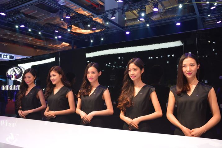 �����R���p�j�I����_���A�}�`���A�J�����}���̎p���قƂ�ǌ������Ȃ�����