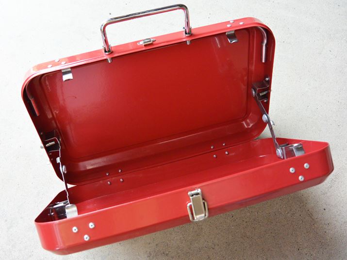 HނׂԂP[Xɂ͖̃x^jIC̕tقڂȂ