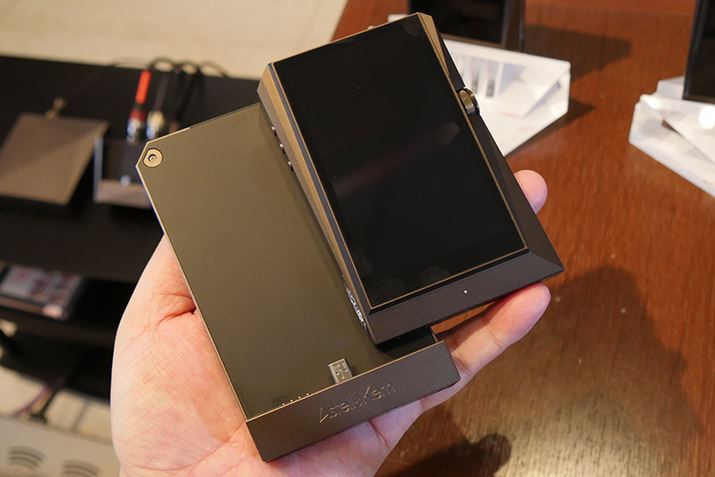 AK380 AMPB{̂̍ɂ錊͖{̂ƃsb^Œł邽߂̃lW