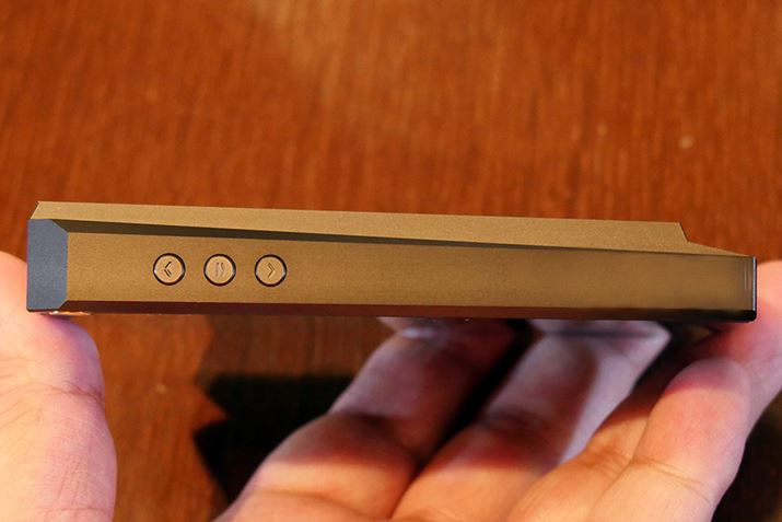 Eʕɂ́AȂ̍Đ/~Aȑ/߂{^Ȃǂ𑕔