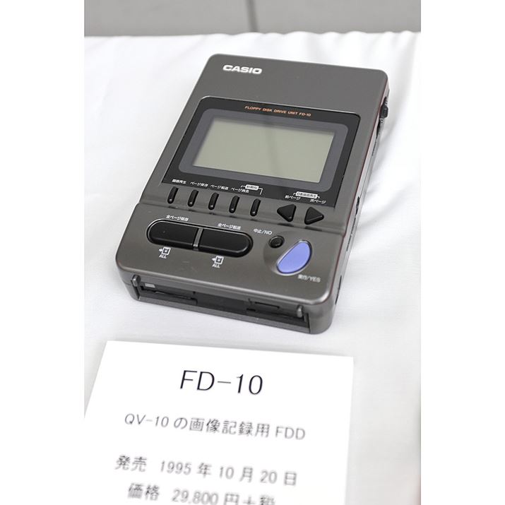 uQV-10v̐pӋ@ƂāA摜̋L^sFDhCuĂ܂