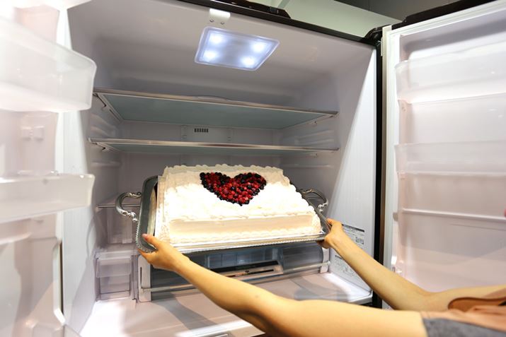 Ȃ48l̑^P[L܂邲Ǝ[\BȂ݂ɁAP[Lڂ̕70cmƂ̂