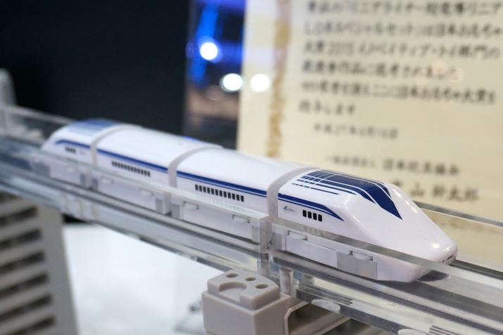 u͕vƁu͑sv\ɂA{iIȃ~j`AEjA[^[J[́ujACi[v