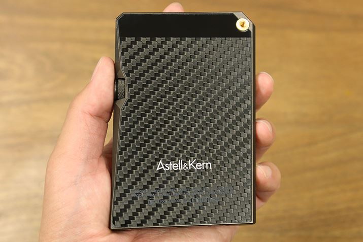 wʂ́AJ[{t@Co[v[g̃R[eBOɋKX̃SKX킹̂ɂȂĂ