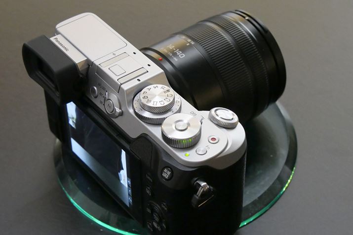 AF/AE LOCK{^EɔzuAJ󂭈Ă₷悤ɔzB둀h