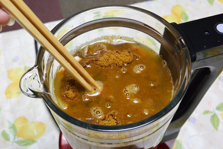 �r���ŃJ���[���𓊓�