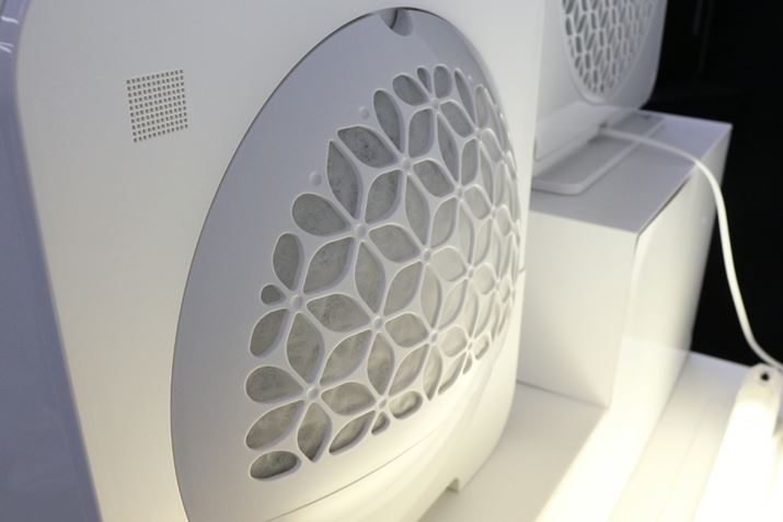 �\�ʂƓ����Ղ�����Ƃ����`��A�ԕ����[�X���̃J�o�[�����킢�炵�����