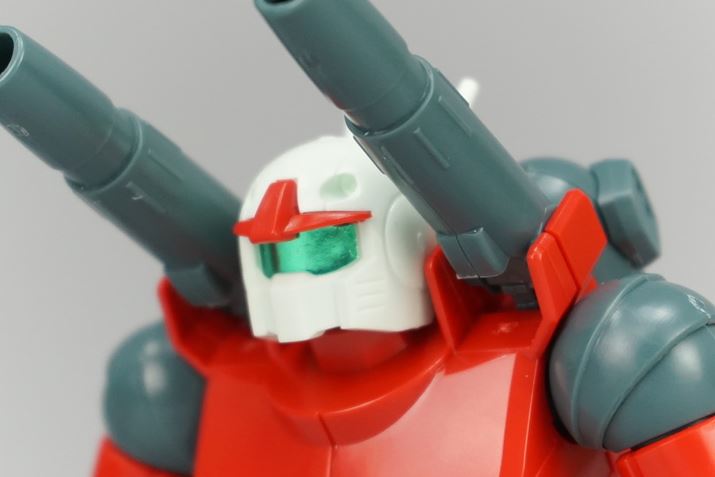 ]̃KLm̎͐ԐF̃p[cłłĂ܂BoCU[͗ΐF̃^V[ł