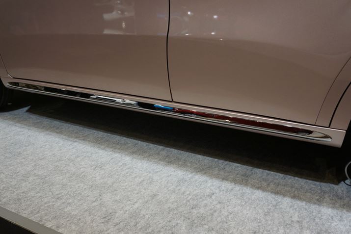 �T�C�h���[���Ƀ��b�L�p�[�c���g���Ă���A������������