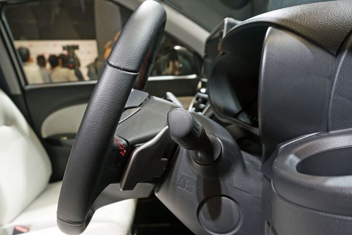 �n���h���̌��ɔ����p�h���V�t�g�B������X�|�[�c�����ɐݒ肳��Ă��鑕��