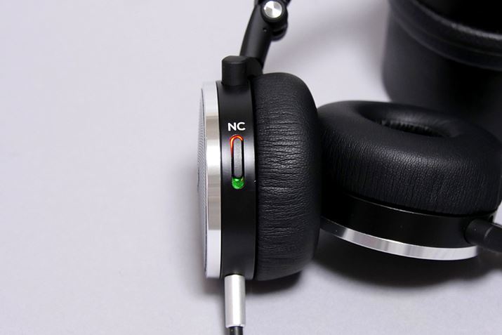 mCYLZO@\̃I/ItXCb`B󋵂킩LEDCWP[^[Ă