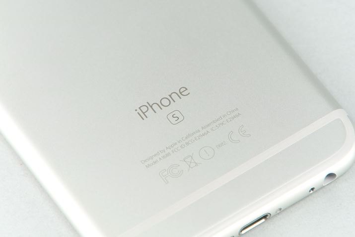 iPhone 6s/6s PluśAwʂɁuSv̕󂳂Ă