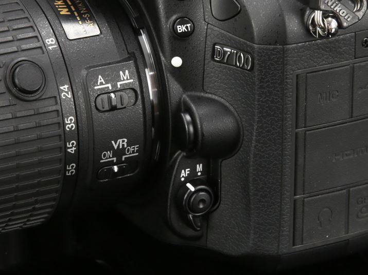 {fBOʍɁAtH[JX[h؂ւo[AF[hύX{^𑕔