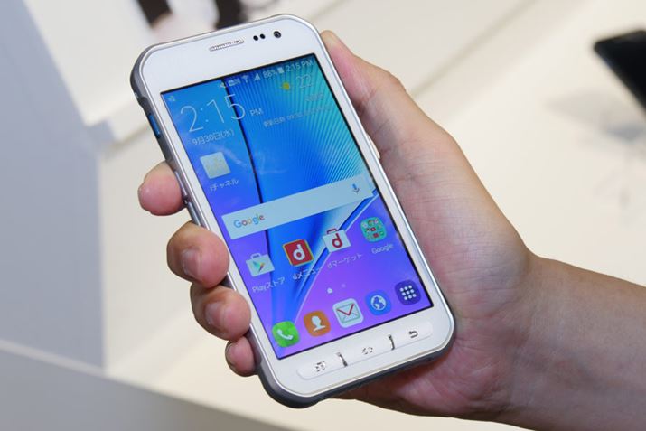 480×800��WVGA�\���ɑΉ������4.5�C���`�̉t���f�B�X�v���C�𓋍ځBCPU�̓N�A�b�h�R�A�́uMSM8916�v�ŁA2GB��RAM��16GB��ROM��g�ݍ��킹��