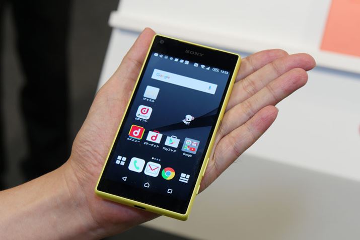 HD�\���ɑΉ������4.6�C���`�̃g�����~�i�X�f�B�X�v���C for ���o�C���t���f�B�X�v���C�𓋍�