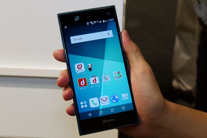 1440×2560��WQHD�\���ɑΉ������5.4�C���`�̉t���f�B�X�v���C�𓋍�