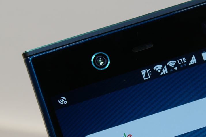 �O�@�킩��̓����ł���t�����g�J�������g�������ʔF�؁uIris Passport�v�𓋍�