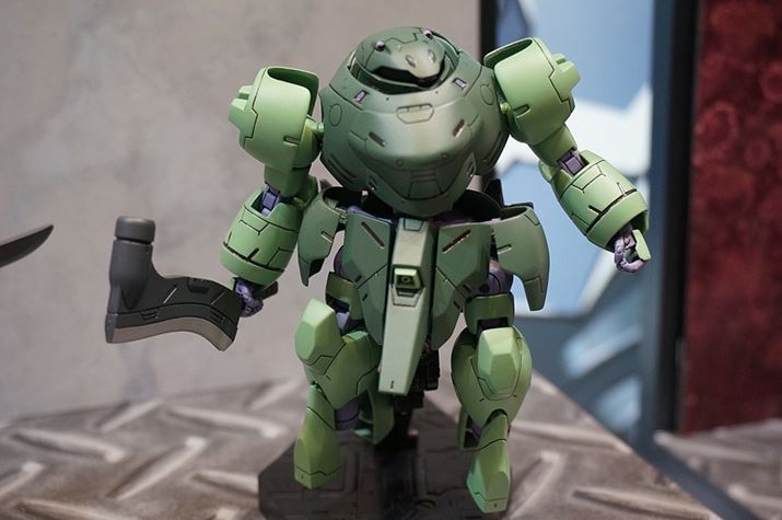 uHG }fBvBi1,080~A12̔\łBۂĂł