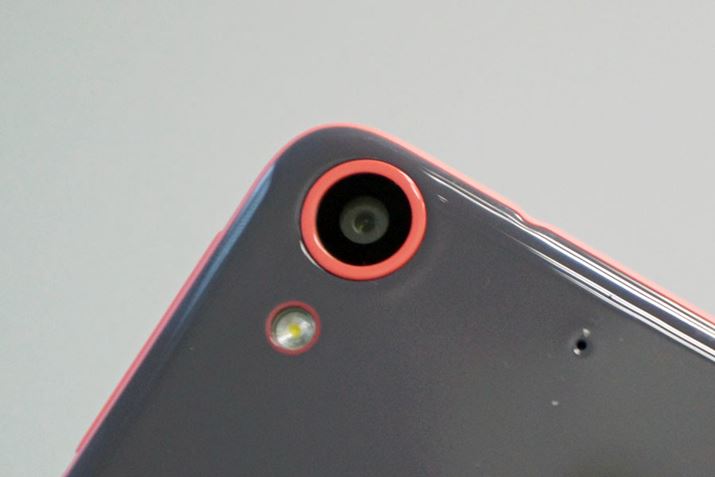 ���C���J�����͖�1300����f�Ń����Y��F�l��2.2�BLED�t���b�V��������邪�����Ή��͂��Ă��Ȃ�