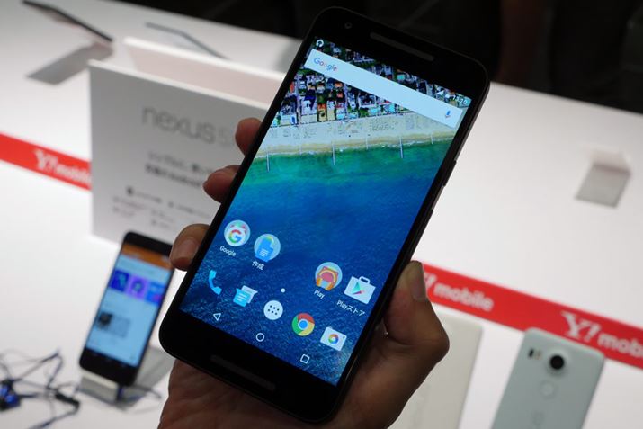 Nexus 5X�����C���o�C��������o��B�t��HD�Ή��̖�5.2�C���`�t���ȂǃX�y�b�N�̓h�R���łƋ���