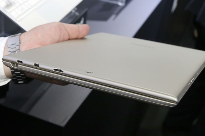 L[{[hƍ킹Ădʂ͖996gBL[{[hɂ́Aobe[OC^[tFCX͓ڂȂ