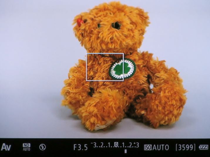 t@C_[̕\Be摜BɍׂŃNA[ȃt@C_[