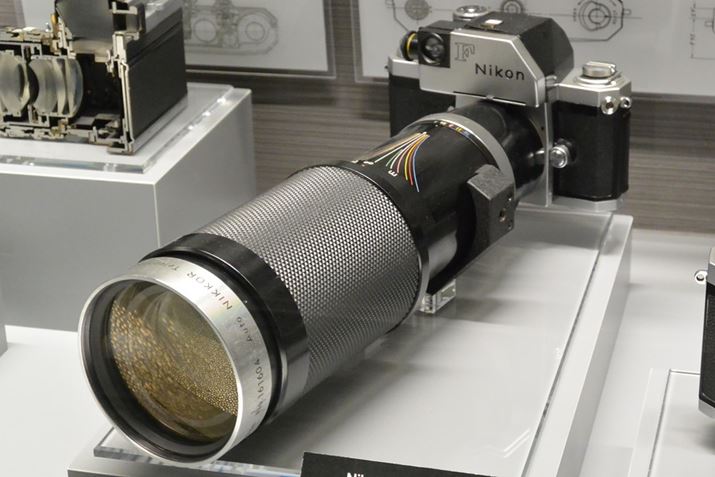 1962ŃuNikon F PhotomicvƁA1959N̐ẼX`[Jp]Y[YuAuto Nikkor Telephoto-Zoom 8.5-25cm f/4-4.5v