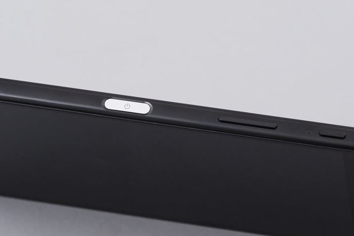 XperiaV[Y̓~`̓d{^AwZT[tbgȌ`ɕύXꂽ