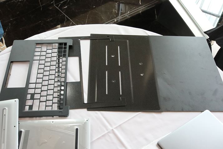 �p�[�����X�g�ɂ̓J�[�{���t�@�C�o�[���g�p