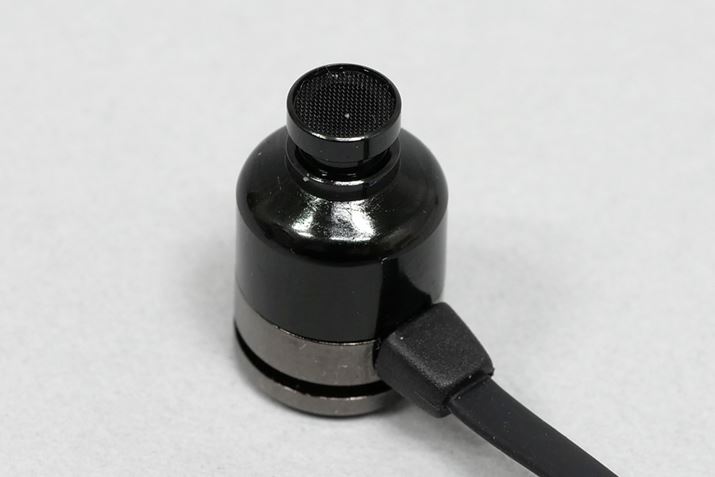 mYa10mmŁAڂ̑eXN[Ă