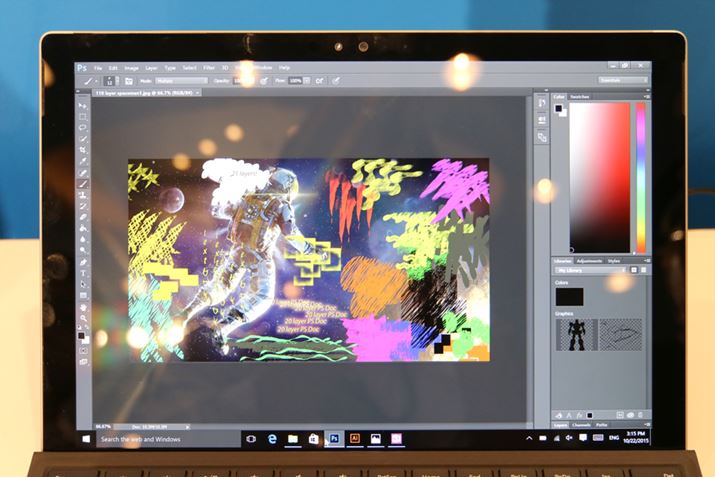 {̃TCY͂̂܂܂ɁAfBXvC12.3^ɑʉB𑜓x2736×1824