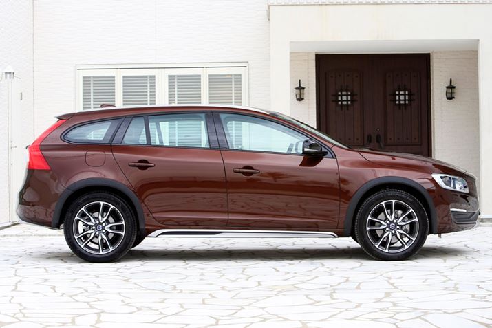 V60V[Y̎ԍグAƎ̃GNXeASUVeCXg𐷂荞łƂ藧