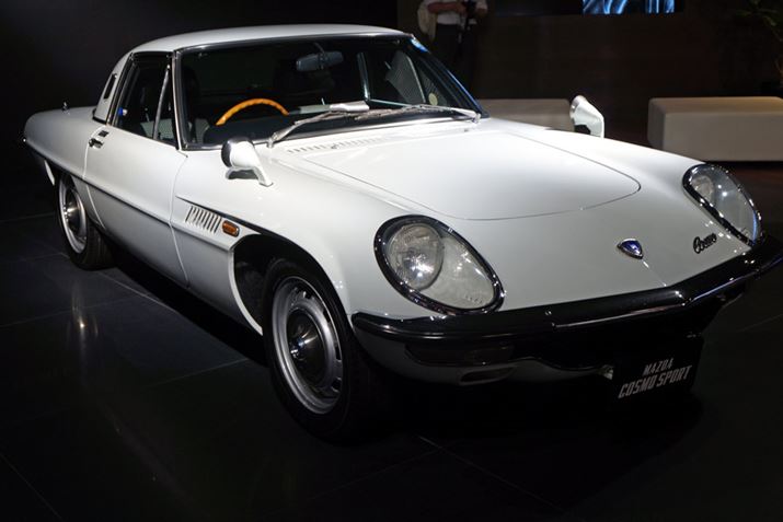 ҂̃u[Xł́AcƂȂAc[^[X|[ćuRXX|[cvWĂ