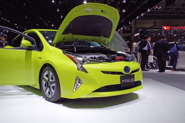 ����1��W�����ꂽ�̂́A�C�G���[���f���B�]���̃v���E�X�̃C���[�W�ɂ͂Ȃ��J���[��