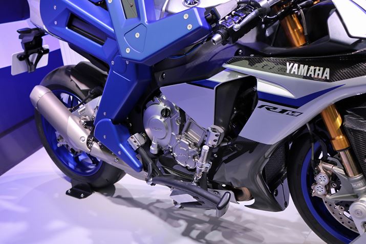 ϑ͂Ƀy_삷킯ł͂Ȃ悤ŁA{bg̉EɃy_͌Ȃ