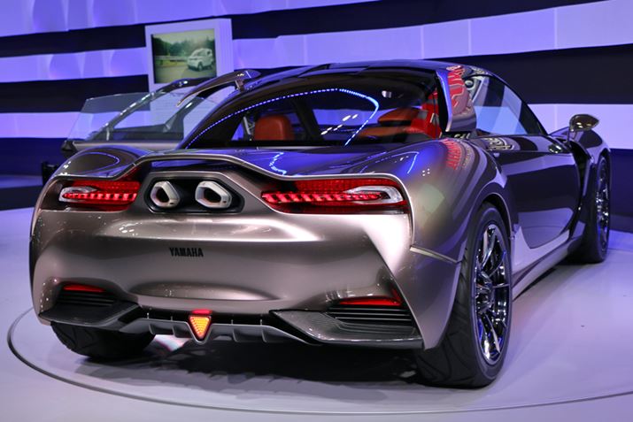 }t[̃fUCȂǁAɁgoCNۂhƂĂ