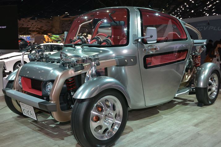 �f�U�C���R���Z�v�g��KIKAI�B���FCV PLUS�Ɣ�ׂ�Ƌ@�B�̎�����S�ʂɏo�����N���V�J���ȕ��͋C