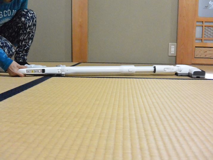 ���Ƀs�^���Ƃ�����Ԃɂ��ł���̂ŁA�x�b�h��\�t�@�[�̉��̑|�����o�b�`���ł�