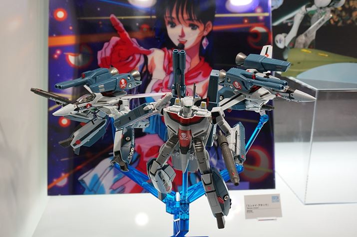 uACT. MACROSSv͎Qloi