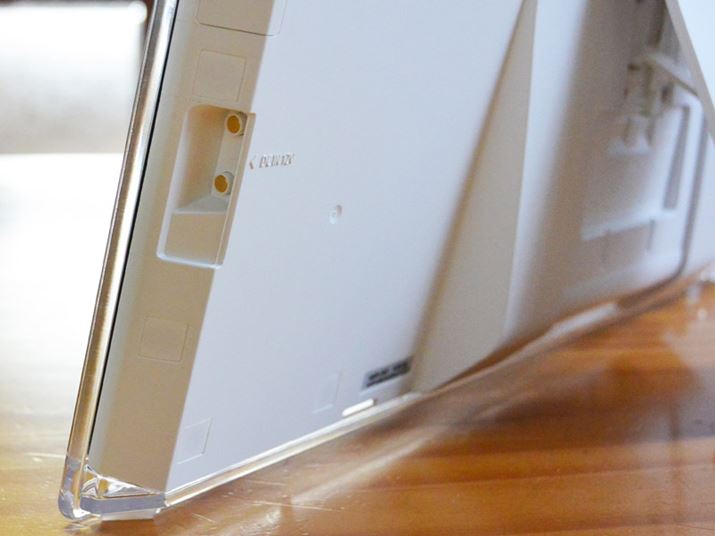 ʉɂ̂́AACA_v^[ڑ邽߂̒[q