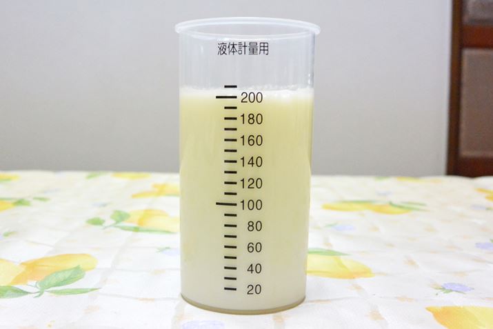 200ml̐N[Ńo^[ƁAo^[~N͖200mlł
