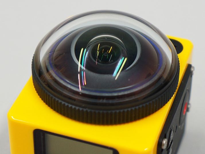 �����Y��35mm���Z��8.25mm�̒��L�p�ŁAF2.8�̖��邢���̂��̗p