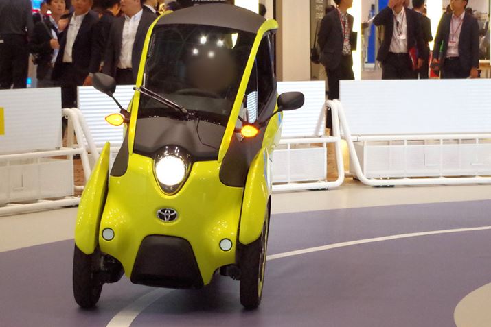 �J�[�u�Ŏԑ̂����Ƒ傫���X���A�o�C�N�̃R�[�i�[�����O�̂悤�Ȋ����ɂȂ�B���ǂ͌�ւ��s��