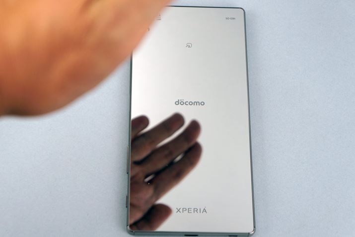 񎎗pXperia Z5 Premium̃Nf́Awʂ̂悤Ȏdオ肾