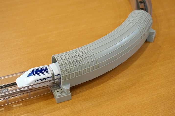 gĺAR̃glɏՍHfŁACgyp̑EfUCĂ邻ł