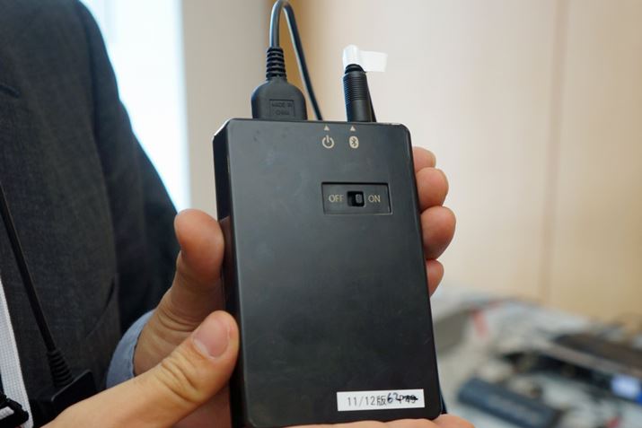 �Y�Ɨp�V�X�e���Ƃ��āuR-Talk HS310�v�Ƃ��Ă���12���ɔ����\��