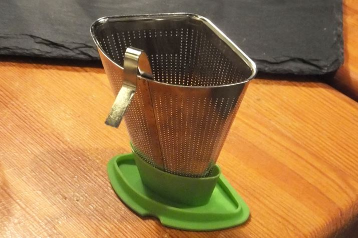 �V���R���t�^�͒��o���̓t�^�Ƃ��Ďg�p���A�Ђ�����Ԃ��ƃX�g���[�i�[�u���Ƃ��Ďg�p�ł���̂��֗�