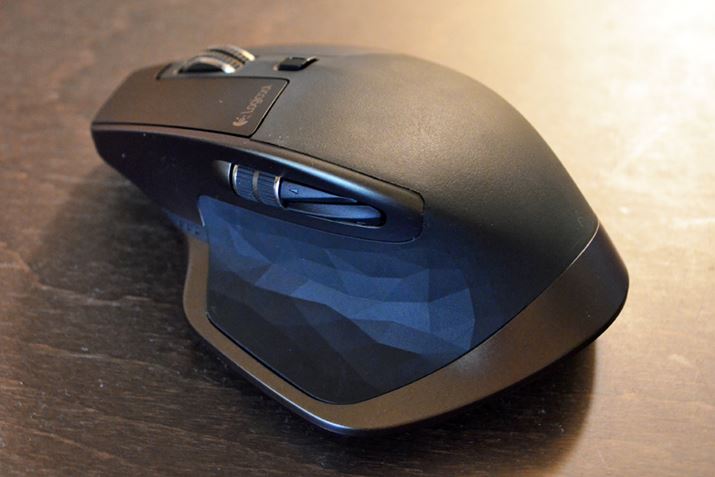 �T�C�Y�́A126�i���j×85.7�i�����j×48.4�i���s�jmm