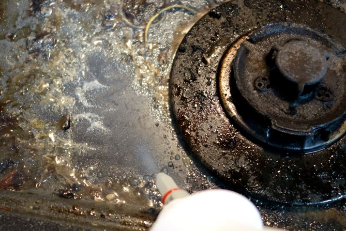 ܂́AƃRQŉꂫR|BX`[𐁂tƁA͎XƐ΂