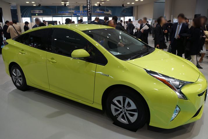 S�O���[�h��4WD���f���B��ւ����[�^�[�ŋ쓮����E-Four��